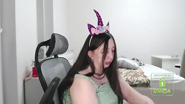 cute and hot online show from 10/25/25, 02:07