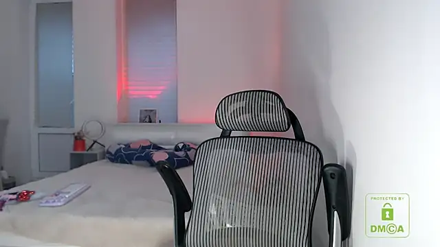 cute and hot online show from 11/09/25, 01:04