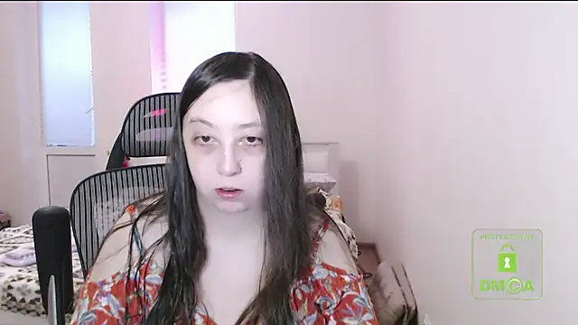 cute and hot online show from 10/31/25, 02:13