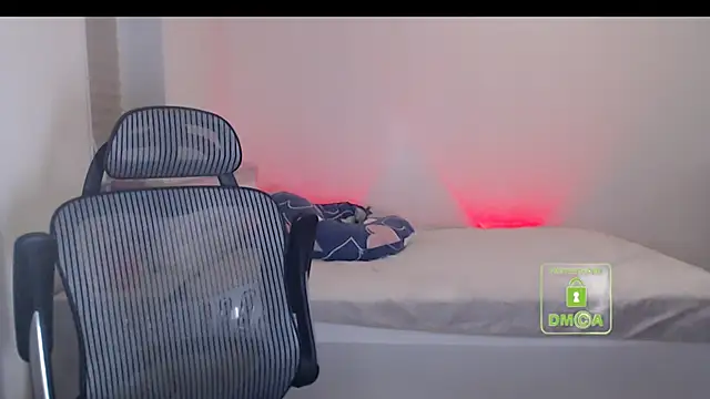 cute and hot online show from 11/19/25, 03:45