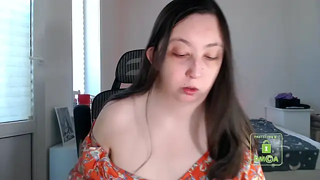 Snapshot of cute_and_hot chatting on 05/14/26, 02:58 cute and hot online show from 05/14/26, 02:58
