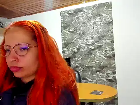 Snapshot of MISSLAUR4 chatting on 03/19/25, 08:32 MISSLAUR4 online show from 03/19/25, 08:32