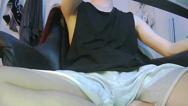 Snapshot of Ray175oo chatting on 06/10/26, 07:48 Ray175oo online show from 06/10/26, 07:48