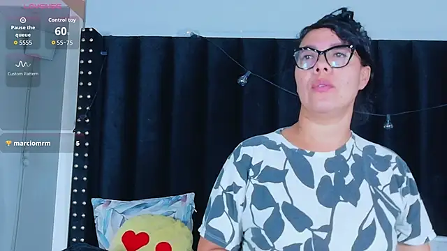 Snapshot of hotlatinateacher chatting on 11/22/25, 08:02 hotlatinateacher online show from 11/22/25, 08:02