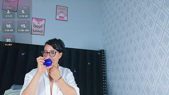 Snapshot of hotlatinateacher chatting on 01/12/26, 04:14 hotlatinateacher online show from 01/12/26, 04:14