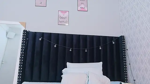 Snapshot of hotlatinateacher chatting on 10/30/25, 07:33 hotlatinateacher online show from 10/30/25, 07:33