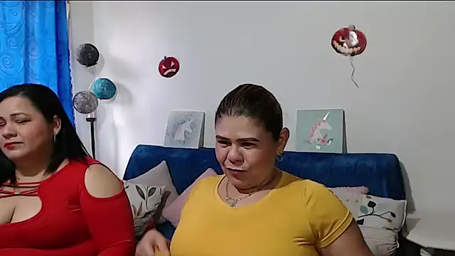 Snapshot of NATHYHOTT chatting on 10/16/25, 12:02 NATHYHOTT online show from 10/16/25, 12:02