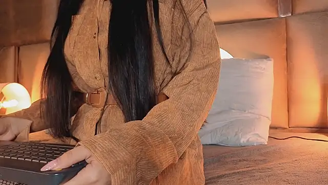 angelinepossy online show from 10/07/25, 10:33