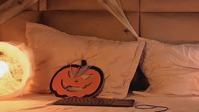 angelinepossy online show from 10/28/25, 09:47