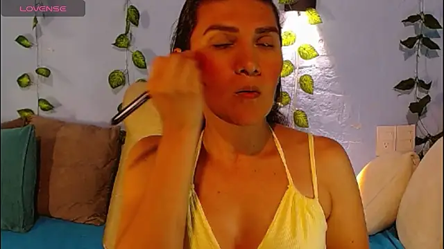 venus swet  online show from 04/17/26, 12:02