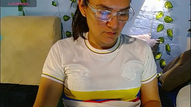 Snapshot of venus_swet_ chatting on 05/18/26, 12:55 venus swet online show from 05/18/26, 12:55