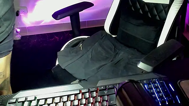 stebankechima online show from 11/27/25, 06:41