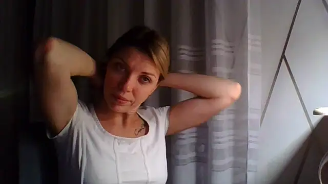 Snapshot of VelvetLove287 chatting on 03/22/25, 07:42 VelvetLove287 online show from 03/22/25, 07:42