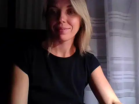 Snapshot of VelvetLove287 chatting on 10/03/25, 06:53 VelvetLove287 online show from 10/03/25, 06:53