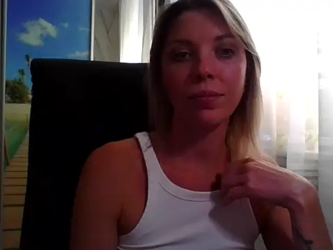 Snapshot of VelvetLove287 chatting on 09/26/25, 02:13 VelvetLove287 online show from 09/26/25, 02:13