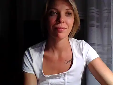 Snapshot of VelvetLove287 chatting on 09/29/25, 06:46 VelvetLove287 online show from 09/29/25, 06:46