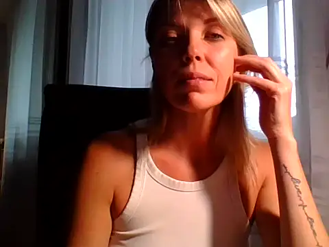 Snapshot of VelvetLove287 chatting on 09/24/25, 07:59 VelvetLove287 online show from 09/24/25, 07:59