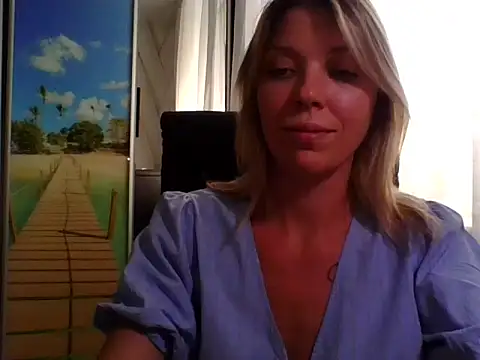 Snapshot of VelvetLove287 chatting on 09/21/25, 01:38 VelvetLove287 online show from 09/21/25, 01:38