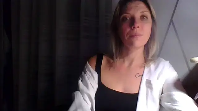Snapshot of VelvetLove287 chatting on 02/13/25, 07:42 VelvetLove287 online show from 02/13/25, 07:42