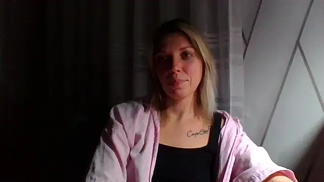 Snapshot of VelvetLove287 chatting on 02/21/25, 04:48 VelvetLove287 online show from 02/21/25, 04:48