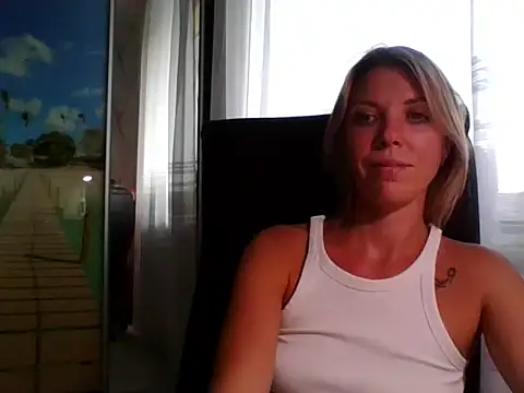 Snapshot of VelvetLove287 chatting on 09/09/25, 04:05 VelvetLove287 online show from 09/09/25, 04:05
