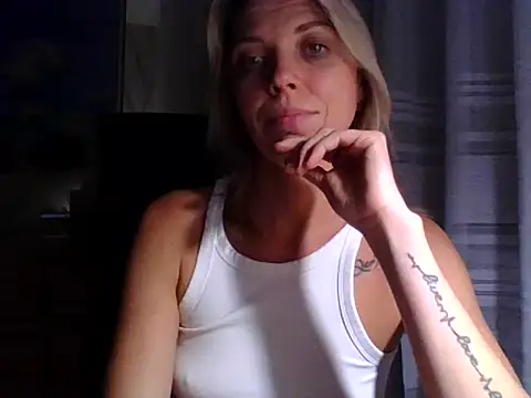 Snapshot of VelvetLove287 chatting on 09/30/25, 06:58 VelvetLove287 online show from 09/30/25, 06:58