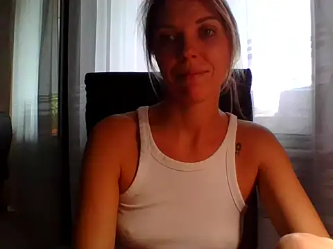 Snapshot of VelvetLove287 chatting on 10/15/25, 08:55 VelvetLove287 online show from 10/15/25, 08:55