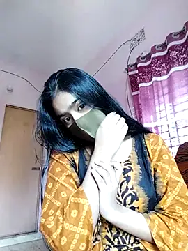 Snapshot of Arisha- chatting on 11/04/25, 08:40 Arisha- online show from 11/04/25, 08:40