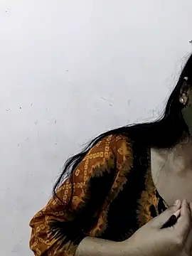 Snapshot of Arisha- chatting on 11/26/25, 02:17 Arisha- online show from 11/26/25, 02:17