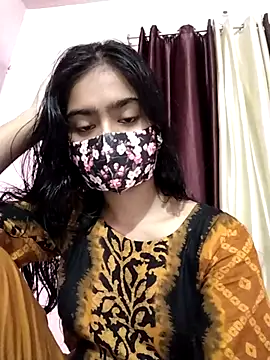 Snapshot of Arisha- chatting on 10/04/25, 07:48 Arisha- online show from 10/04/25, 07:48