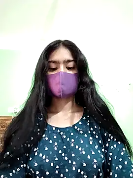 Snapshot of Arisha- chatting on 05/15/26, 05:27 Arisha- online show from 05/15/26, 05:27