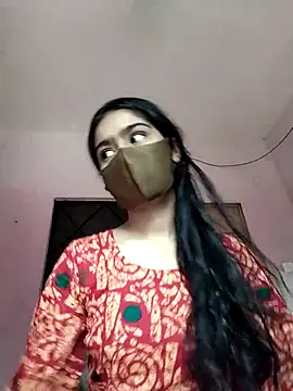 Snapshot of Arisha- chatting on 09/09/25, 09:19 Arisha- online show from 09/09/25, 09:19