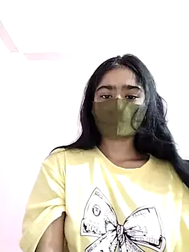 Snapshot of Arisha- chatting on 09/11/25, 06:19 Arisha- online show from 09/11/25, 06:19