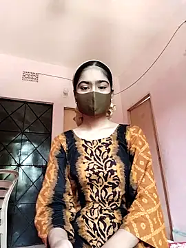 Snapshot of Arisha- chatting on 10/19/25, 06:38 Arisha- online show from 10/19/25, 06:38