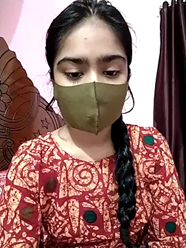 Snapshot of Arisha- chatting on 10/25/25, 09:04 Arisha- online show from 10/25/25, 09:04