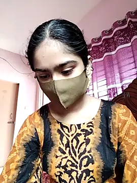 Snapshot of Arisha- chatting on 10/26/25, 09:20 Arisha- online show from 10/26/25, 09:20