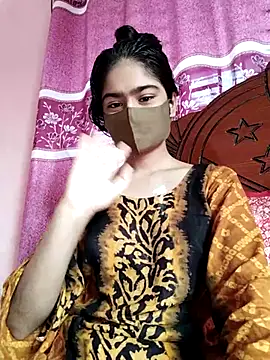 Snapshot of Arisha- chatting on 10/17/25, 03:10 Arisha- online show from 10/17/25, 03:10