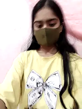 Snapshot of Arisha- chatting on 12/03/25, 03:44 Arisha- online show from 12/03/25, 03:44