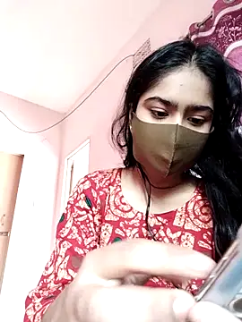 Snapshot of Arisha- chatting on 10/25/25, 08:57 Arisha- online show from 10/25/25, 08:57