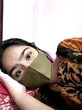 Snapshot of Arisha- chatting on 10/08/25, 07:03 Arisha- online show from 10/08/25, 07:03