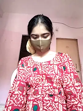 Snapshot of Arisha- chatting on 10/18/25, 09:00 Arisha- online show from 10/18/25, 09:00