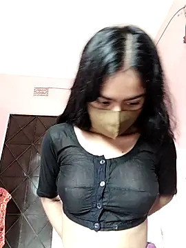 Snapshot of Arisha- chatting on 11/02/25, 09:03 Arisha- online show from 11/02/25, 09:03