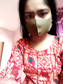 Snapshot of Arisha- chatting on 10/27/25, 09:10 Arisha- online show from 10/27/25, 09:10