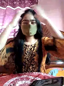 Snapshot of Arisha- chatting on 10/21/25, 09:52 Arisha- online show from 10/21/25, 09:52