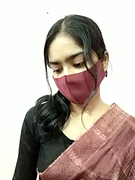 Snapshot of Arisha- chatting on 12/13/25, 08:04 Arisha- online show from 12/13/25, 08:04