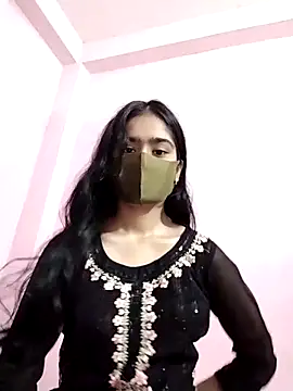 Snapshot of Arisha- chatting on 09/14/25, 06:19 Arisha- online show from 09/14/25, 06:19