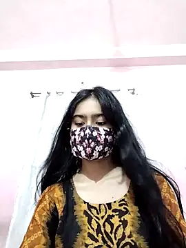 Snapshot of Arisha- chatting on 09/18/25, 03:04 Arisha- online show from 09/18/25, 03:04