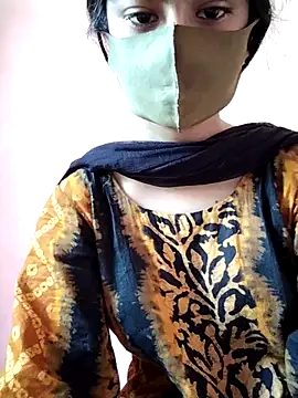 Snapshot of Arisha- chatting on 10/20/25, 06:48 Arisha- online show from 10/20/25, 06:48