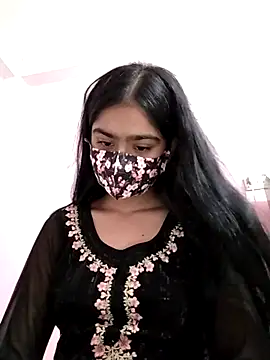 Snapshot of Arisha- chatting on 09/19/25, 07:51 Arisha- online show from 09/19/25, 07:51