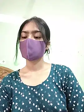 Snapshot of Arisha- chatting on 05/18/26, 08:41 Arisha- online show from 05/18/26, 08:41